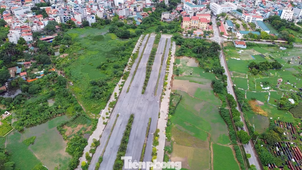 Sau đó, điểm cuối kết thúc tại đoạn gần Uỷ ban Nhân dân phường Cổ Nhuế 2.