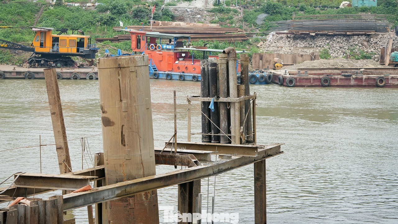 Cầu đường bộ và đường dẫn có điểm đầu tại nút giao cầu Đuống cũ trên đường Ngô Gia Tự, thuộc quận Long Biên; điểm cuối tại nút giao giữa đường Hà Huy Tập với đường Phan Đăng Lưu, huyện Gia Lâm. Cầu đường bộ và đường dẫn có điểm đầu tại nút giao cầu Đuống cũ trên đường Ngô Gia Tự, thuộc quận Long Biên; điểm cuối tại nút giao giữa đường Hà Huy Tập với đường Phan Đăng Lưu, huyện Gia Lâm.