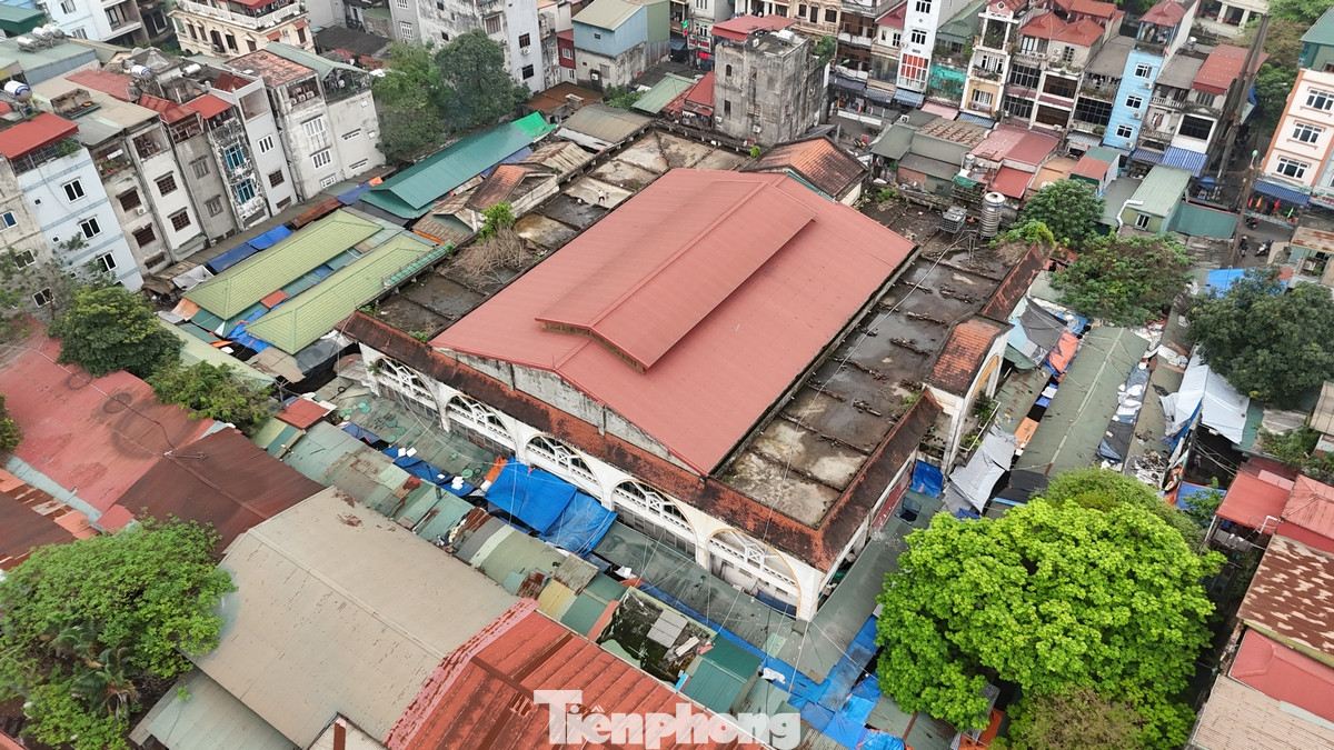 Đoạn dự án qua đường Khương Trung gần với chợ Khương Đình.