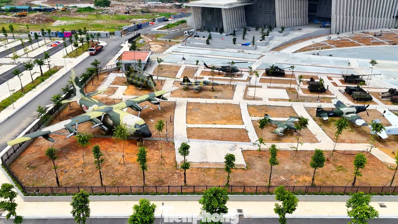 Máy bay Su-22 của Trung đoàn 921, Sư đoàn 371 sử dụng trong 2 cuộc chiến tranh bảo vệ biên giới phía Tây Nam của Tổ quốc, trong huấn luyện sẵn sàng chiến đấu và bảo vệ chủ quyền biển đảo.