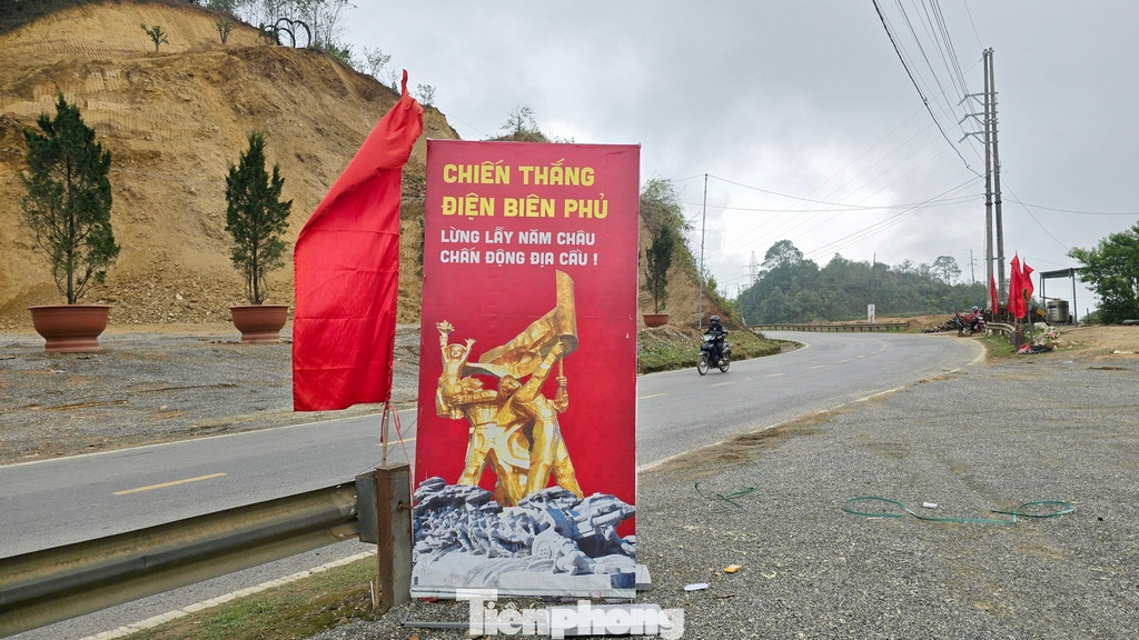 Đền thờ liệt sĩ Khu lịch sử - văn hóa đèo Pha Đin hoàn thiện và đưa vào hoạt động đúng dịp kỷ niệm 70 năm chiến thắng Điện Biên Phủ.