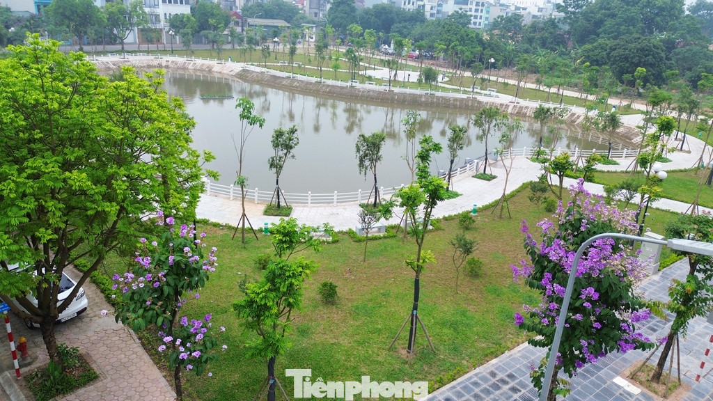 Trước đó, trong quá trình triển khai thực hiện Dự án gặp rất nhiều khó khăn, vướng mắc trong công tác giải phóng mặt bằng. Song với sự nỗ lực, quyết tâm cao của các cấp, các ngành, đặc biệt là vai trò của UBND - Ủy ban MTTQ quận, phường trong công tác vận động giải phóng mặt bằng, Dự án đã thi công xong vào tháng 4/2024.