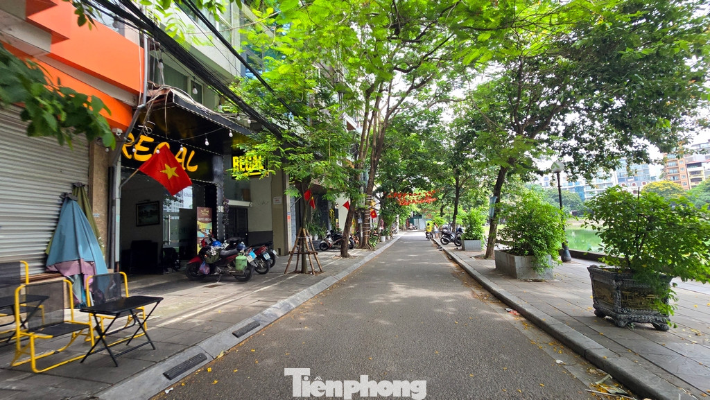 Được biết, Phố đi bộ hồ Ngọc Khánh và phụ cận đưa vào hoạt động sẽ là phố đi bộ thứ hai được tổ chức trên địa bàn quận Ba Đình và là tuyến phố đi bộ thứ 7 trên địa bàn thành phố Hà Nội.