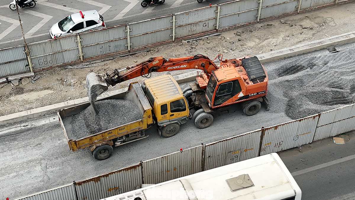 Dự án xây dựng 2 cầu đô thị tại nút giao Mai Dịch thuộc Dự án xây dựng cầu cạn Mai Dịch - Nam Thăng Long - vành đai 3 Hà Nội, do Ban Quản lý dự án Thăng Long làm chủ đầu tư, Tập đoàn TAISE (Nhật Bản) là nhà thầu thi công; dự kiến hoàn thành trước 31/3/2024. Dự án xây dựng 2 cầu đô thị tại nút giao Mai Dịch thuộc Dự án xây dựng cầu cạn Mai Dịch - Nam Thăng Long - vành đai 3 Hà Nội, do Ban Quản lý dự án Thăng Long làm chủ đầu tư, Tập đoàn TAISE (Nhật Bản) là nhà thầu thi công; dự kiến hoàn thành trước 31/3/2024.