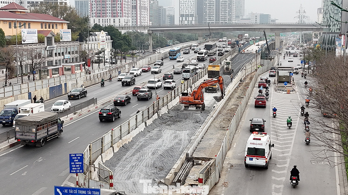 Dự án xây dựng 2 cầu đô thị tại nút giao Mai Dịch thuộc Dự án xây dựng cầu cạn Mai Dịch - Nam Thăng Long - vành đai 3 Hà Nội, do Ban Quản lý dự án Thăng Long làm chủ đầu tư, Tập đoàn TAISE (Nhật Bản) là nhà thầu thi công; dự kiến hoàn thành trước 31/3/2024. Dự án xây dựng 2 cầu đô thị tại nút giao Mai Dịch thuộc Dự án xây dựng cầu cạn Mai Dịch - Nam Thăng Long - vành đai 3 Hà Nội, do Ban Quản lý dự án Thăng Long làm chủ đầu tư, Tập đoàn TAISE (Nhật Bản) là nhà thầu thi công; dự kiến hoàn thành trước 31/3/2024.