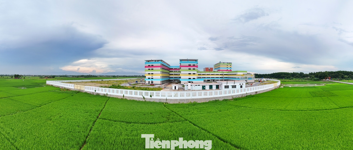 Hình ảnh Bệnh viện Nhi Trung ương cơ sở 2 ở huyện Quốc Oai (TP Hà Nội) nổi bật tại vùng quê ngoại thành Hà Nội.