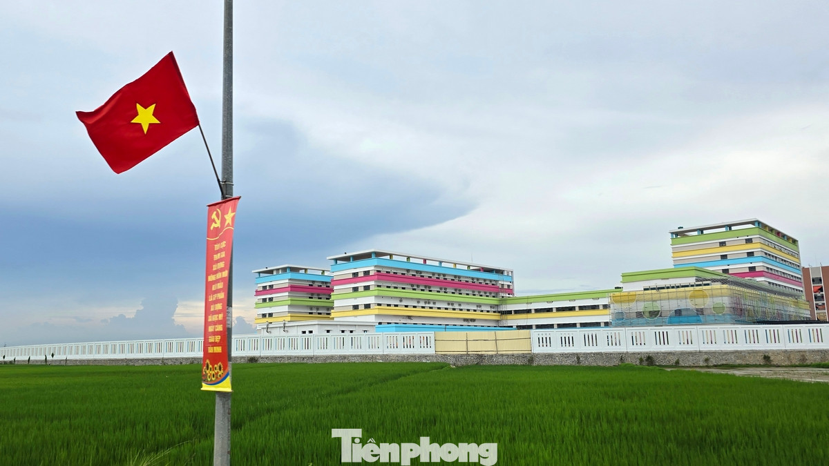 Cơ sở 2 Bệnh viện Nhi Trung ương được khởi công xây dựng từ tháng 2/2023, quy mô 300 giường bệnh nội trú, tổng mức đầu tư 882 tỷ đồng.