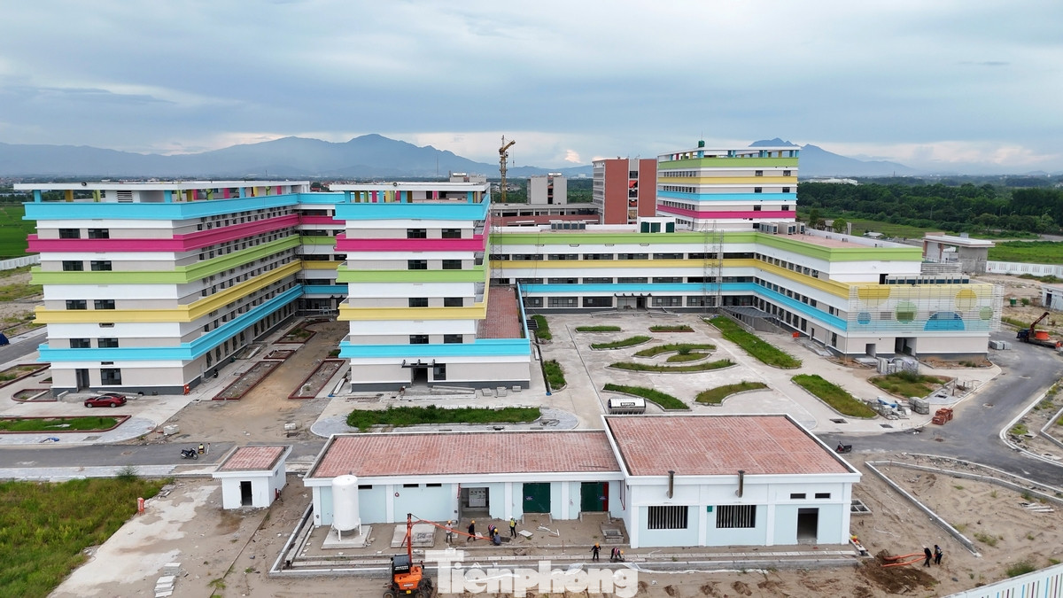 Bệnh viện Nhi Trung ương có tên gọi ban đầu là Viện Bảo vệ Sức khoẻ Trẻ em, quy mô chỉ 150 giường bệnh, đến nay con số tăng lên hơn 2.000 giường ở cơ sở 1.