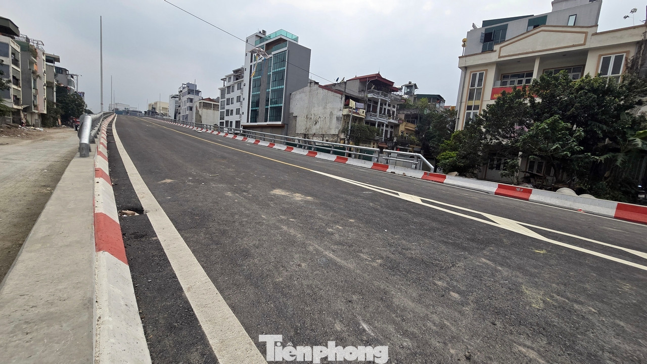 Đoạn đường có chiều dài toàn tuyến 1,5km, mặt cắt ngang 40m với tổng mức đầu tư 1.200 tỷ đồng, trong đó hơn một nửa dành cho giải phóng mặt bằng, hỗ trợ tái định cư. Sau khi hoàn thiện, dự án được kỳ vọng sẽ tạo ra tuyến đường thông suốt từ cầu Đông Trù đi qua các phường Thượng Thanh, Ngọc Thụy, Ngọc Lâm, Bồ Đề, Long Biên, Thạch Bàn và nối với cao tốc Hà Nội - Hải Phòng.