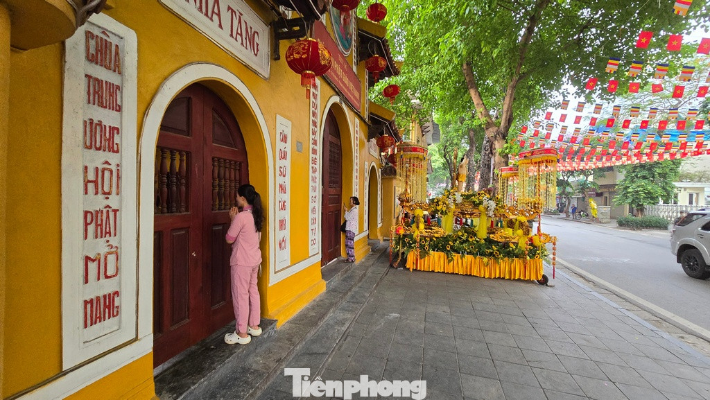 Đại lễ Phật đản không chỉ mang sắc màu của văn hóa, tâm linh ngàn đời nay mà còn được đông đảo quần chúng nhân dân cùng tăng ni, Phật tử mong đợi để tỏ lòng thành kính đến Đức Phật