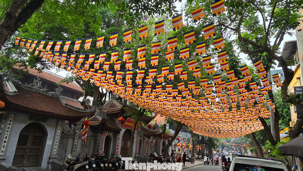 Chủ đề chính của lễ Phật đản 2024 là hạnh phúc và toàn thiện với mục tiêu hướng đại chúng học theo lời dạy của Đức Phật Thích Ca Mâu Ni, thân tâm đều hướng thiện để xây dựng cuộc sống hạnh phúc, gia đình hạnh phúc, xã hội hạnh phúc.