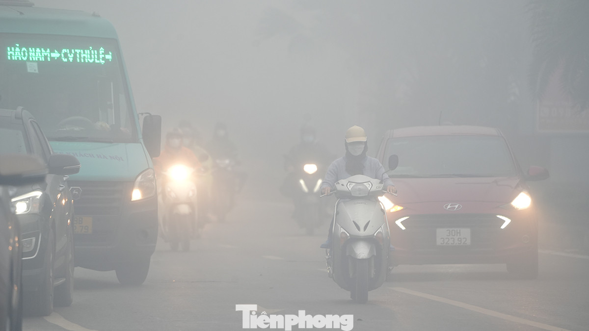 Đường Yên Phụ thời điểm 8 giờ sáng nay.