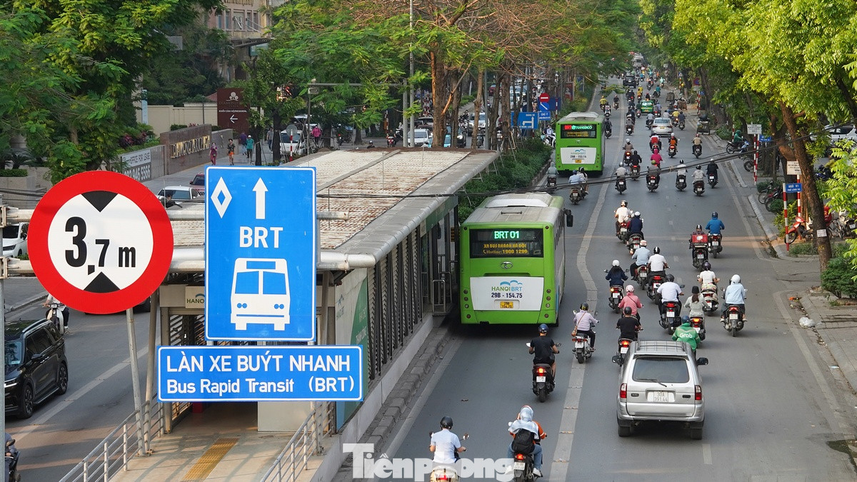 Tuyến buýt nhanh BRT hoạt động ra sao trước khi được Hà Nội đề xuất thay bằng đường sắt đô thị? ảnh 8