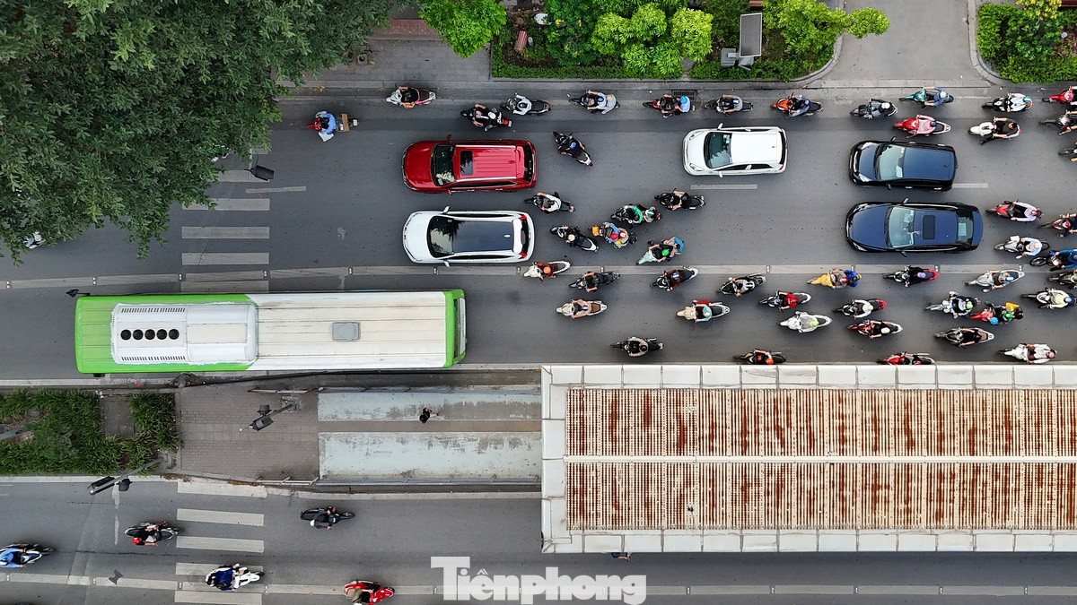 Tại buổi làm việc, Phó Chủ tịch UBND thành phố Hà Nội Dương Đức Tuấn cho biết, do lưu lượng giao thông đông nên buýt nhanh hoạt động không khác gì buýt thường.