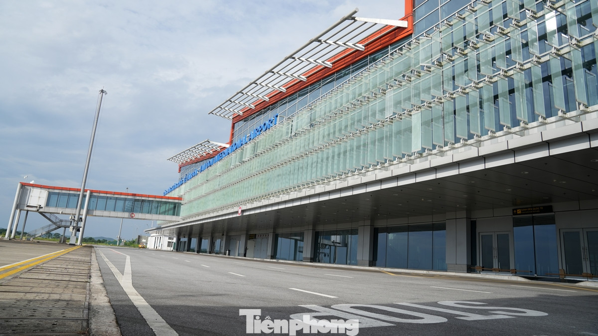 Theo kế hoạch trước đó, trong ngày 7/9, Cảng hàng không quốc tế Vân Đồn sẽ có 2 chuyến bay của Vietnam Airlines hạ cánh lúc 8h05 và cất cánh lúc 8h50. Tuy nhiên các chuyến bay này đã có lệnh dừng khai thác để ứng phó với bão số 3.