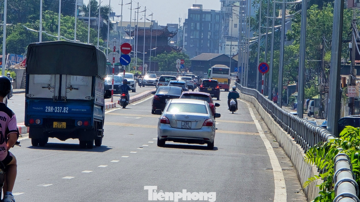 Sở GTVT Hà Nội thông báo cho phép xe lưu thông bình thường trên đường Âu Cơ mở rộng. Sở GTVT Hà Nội thông báo cho phép xe lưu thông bình thường trên đường Âu Cơ mở rộng.