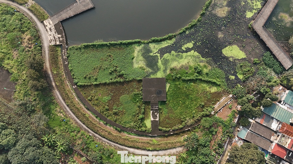 Ngày hôm qua (20/11), Chủ tịch UBND thành phố Hà Nội Trần Sỹ Thanh đã chủ trì cuộc họp nghe báo cáo về tình hình triển khai, các tồn tại, vướng mắc đối với Dự án đầu tư xây dựng Công viên hồ Phùng Khoang (tại quận Nam Từ Liêm và quận Thanh Xuân) và chỉ đạo tháo gỡ, giải quyết dứt điểm, tổ chức triển khai thi công.