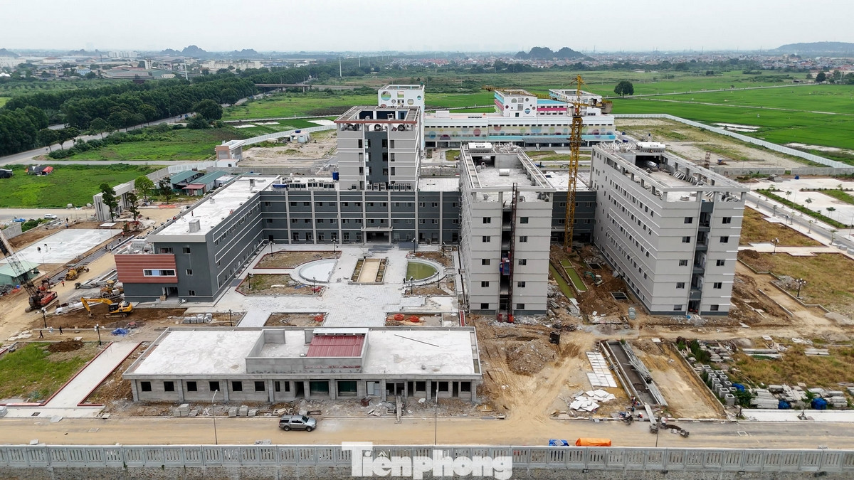 2 khối điều trị nội trú cao 6 tầng cùng một số hạng mục công trình phụ trợ, hạ tầng kỹ thuật đồng bộ, hiện đại.