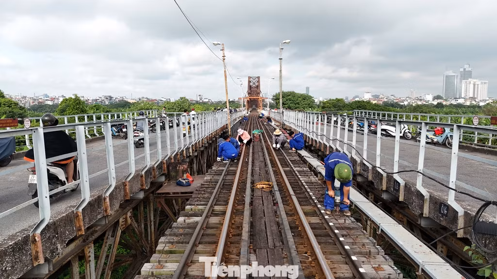 Đề xuất sẽ thay mới và gia cố hệ dàn chủ, hệ dầm mặt cầu, hệ liên kết dọc dưới đối với hệ dầm Pháp; chống gỉ cho mặt trên mạ thượng, vị trí tiếp giáp đáy tà vẹt trên nhịp T66 đối.