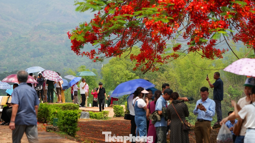 Di tích lịch sử đồi A1 là địa danh ghi dấu ấn lịch sử hào hùng nổi tiếng bậc nhất của Điện Biên, nằm ở địa phận phường Mường Thanh, TP. Điện Biên Phủ, tỉnh Điện Biên.