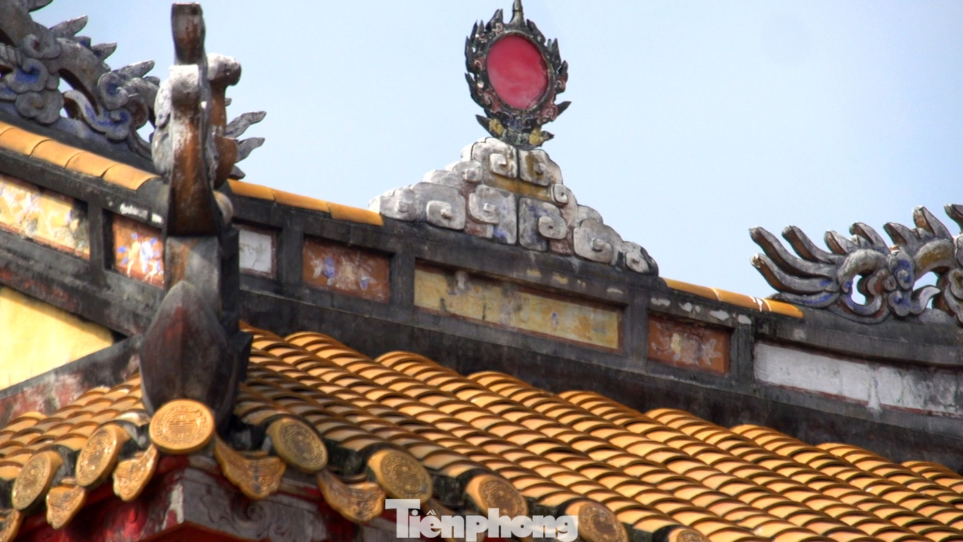 Sau quá trình xem xét, phê duyệt các bản thiết kế, báo cáo về kiến trúc, đến tháng 4/1840 lăng bắt đầu xây dựng. Trong quá trình thi công, vua Minh Mạng lâm bệnh và băng hà.