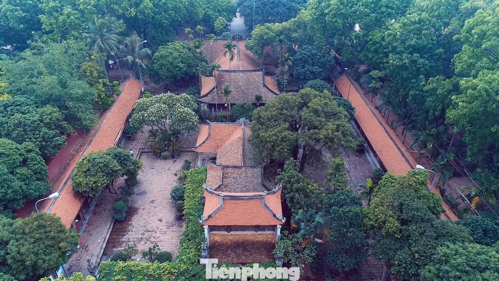 Chùa Đức La, hay còn gọi là chùa Vĩnh Nghiêm, là ngôi chùa cổ tại làng Đức La, xã Trí Yên, (huyện Yên Dũng, tỉnh Bắc Giang).