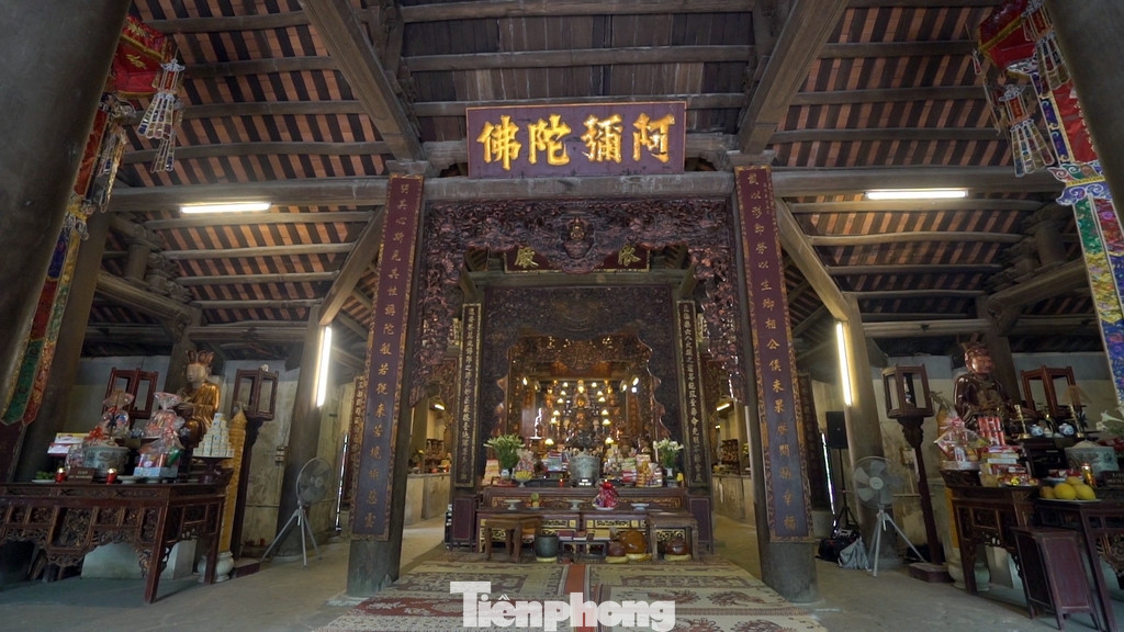 Khối thứ ba cũng làm theo kiểu chữ Công nhưng thấp và nhỏ hơn. Đây là nhà Tổ đệ nhất thờ ba vị sư tổ sáng lập ra Thiền phái Trúc Lâm. Hiện nay, trong nhà Tổ đệ nhất còn đủ ba tượng Trúc Lâm Tam tổ: Trong khám là tượng Hương Vân Trần Nhân Tông, bên ngoài là tượng Pháp Loa và tượng Huyền Quang. Trong này còn có một tấm bia đá rất lớn được khắc từ thời Nguyễn, ghi lại công đức của các vị đã công đức xây dựng chùa và quá trình tu bổ chùa.