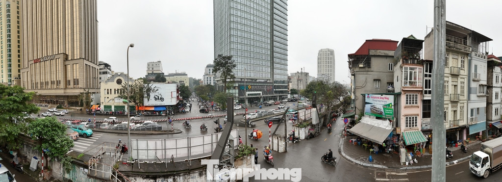 Trong đó, đáng chú ý là dự án đầu tư xây dựng hầm đường bộ có kết hợp người đi bộ nối từ phố Trần Nguyên Hãn sang phố Chương Dương Độ.