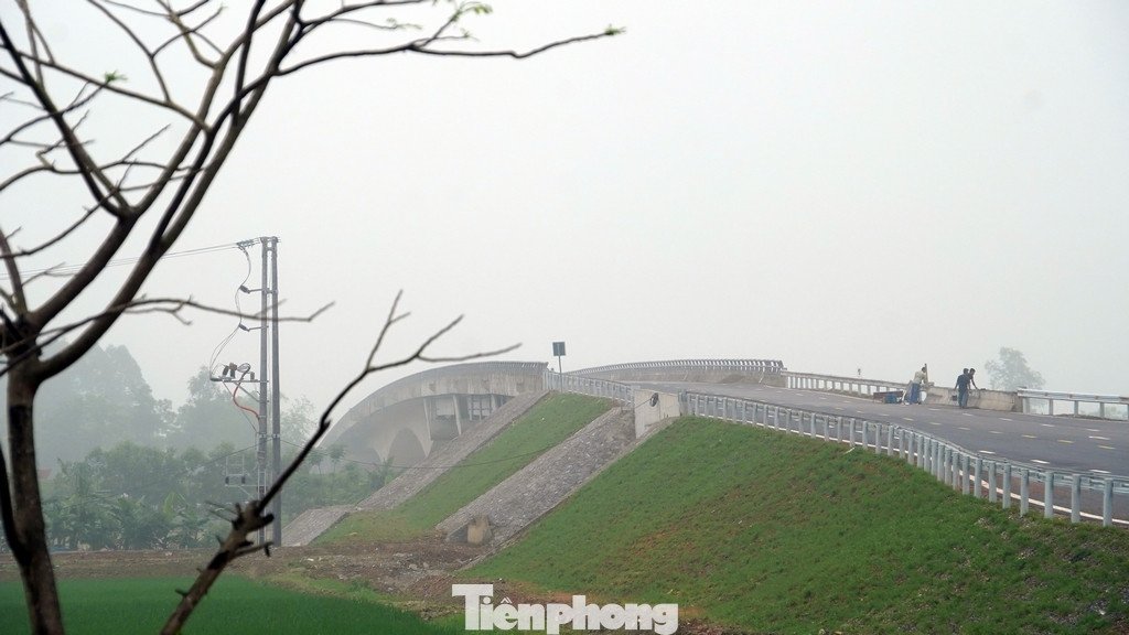 Tuyến đường có tổng chiều dài 4,2km bao gồm 1 tuyến chính và 2 tuyến nhánh.
