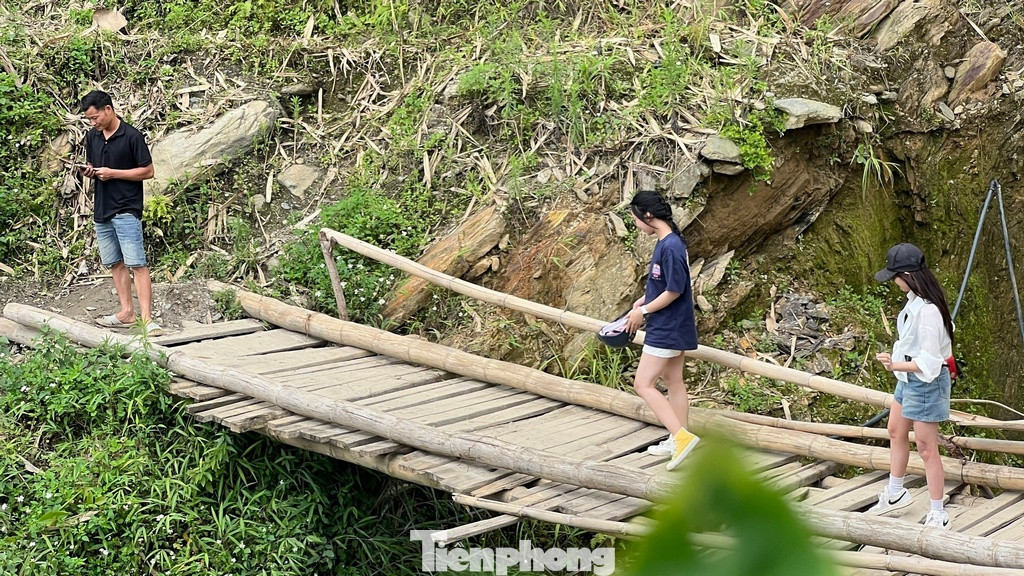 Bên cạnh có có thể trải nghiệm với thác Đề Chơ cách đây không xa. Đây cũng đang là một điểm check-in lý tưởng cho những du khách ưa du lịch khám phá. Bên cạnh có có thể trải nghiệm với thác Đề Chơ cách đây không xa. Đây cũng đang là một điểm check-in lý tưởng cho những du khách ưa du lịch khám phá.