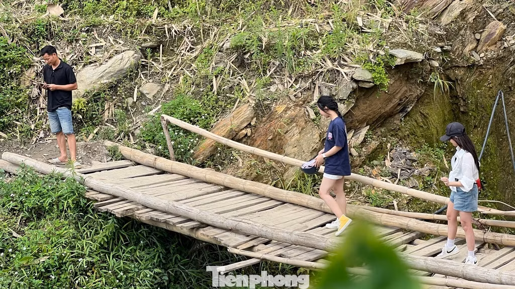 Bên cạnh có có thể trải nghiệm với thác Đề Chơ cách đây không xa. Đây cũng đang là một điểm check-in lý tưởng cho những du khách ưa du lịch khám phá. Bên cạnh có có thể trải nghiệm với thác Đề Chơ cách đây không xa. Đây cũng đang là một điểm check-in lý tưởng cho những du khách ưa du lịch khám phá.