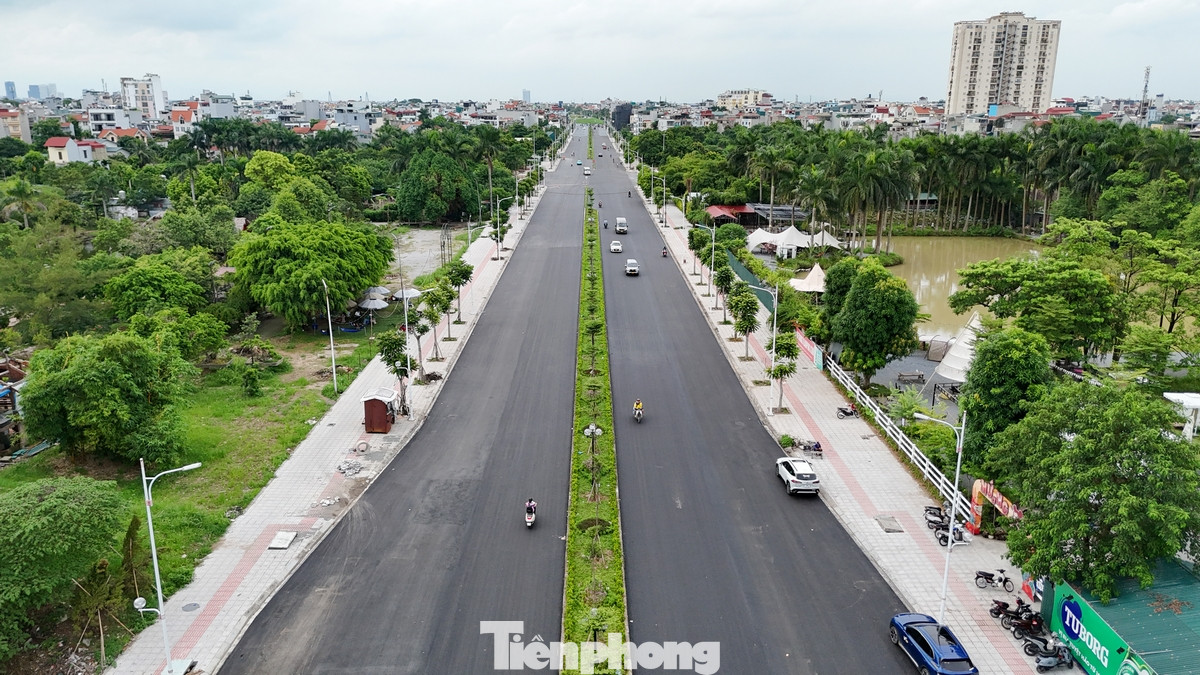 Dự án xây dựng tuyến đường nối từ đường Nguyễn Văn Cừ đến hết khu tái định cư phường Ngọc Thụy, quận Long Biên được khởi công từ tháng 11/2018.