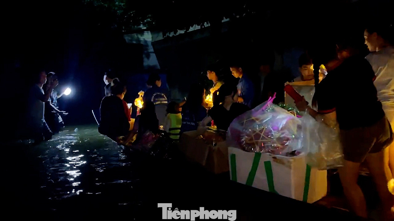 Do ảnh hưởng của mưa lũ, đến sáng ngày 17/9 trên địa bàn huyện Chương Mỹ có hàng chục thôn, xóm bị ngập. Theo dự báo, vùng ven sông Bùi thuộc huyện Chương Mỹ có khả năng úng ngập trong 8 đến 10 ngày tới.