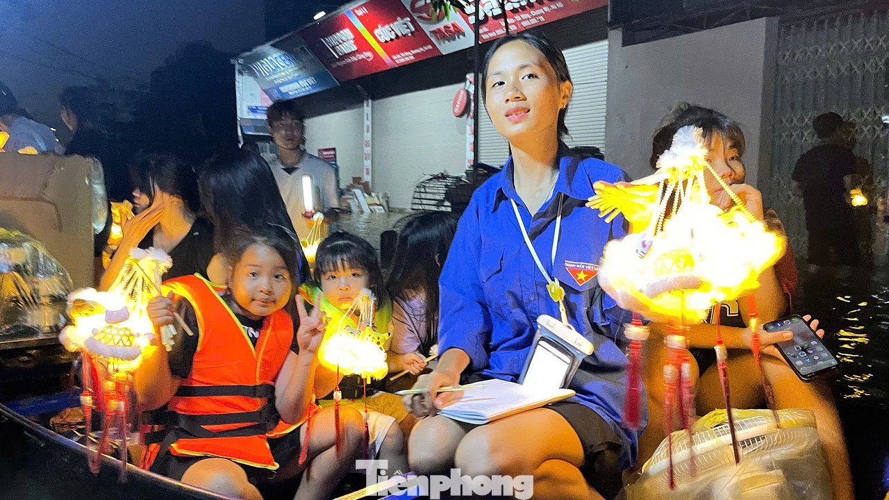 Được biết, hàng năm ở Tốt Động mỗi dịp trung thu là tất cả người dân đến trẻ nhỏ đều háo hức mong chờ đến Hội thi duyệt nghi thức đội và ca múa hát tập thể.