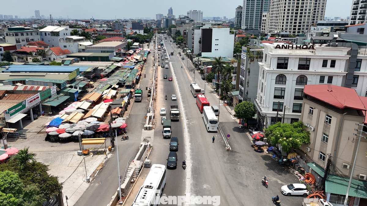 Vượt qua nhiều khó khăn về dịch bệnh COVID-19, giá nguyên vật liệu, thời tiết... đến nay toàn tuyến đã hoàn thành trên 90% tiến độ. Vượt qua nhiều khó khăn về dịch bệnh COVID-19, giá nguyên vật liệu, thời tiết... đến nay toàn tuyến đã hoàn thành trên 90% tiến độ.