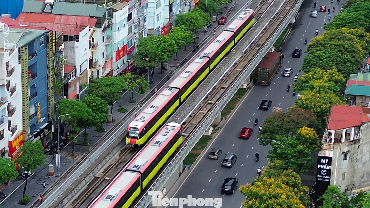 Hiện Hà Nội đã vận hành thử đoạn trên cao. Các Bộ Giao thông Vận tải, Xây dựng, Tài chính cũng chỉ đạo đánh giá, chứng nhận an toàn hệ thống; tổ chức kiểm tra hiện trường, rà soát điều kiện nghiệm thu; hoàn thiện thủ tục và ký kết phân bổ vốn vay cho đoạn đi ngầm; thành lập Hội đồng thẩm định cấp giấy phép môi trường. Hiện Hà Nội đã vận hành thử đoạn trên cao. Các Bộ Giao thông Vận tải, Xây dựng, Tài chính cũng chỉ đạo đánh giá, chứng nhận an toàn hệ thống; tổ chức kiểm tra hiện trường, rà soát điều kiện nghiệm thu; hoàn thiện thủ tục và ký kết phân bổ vốn vay cho đoạn đi ngầm; thành lập Hội đồng thẩm định cấp giấy phép môi trường.