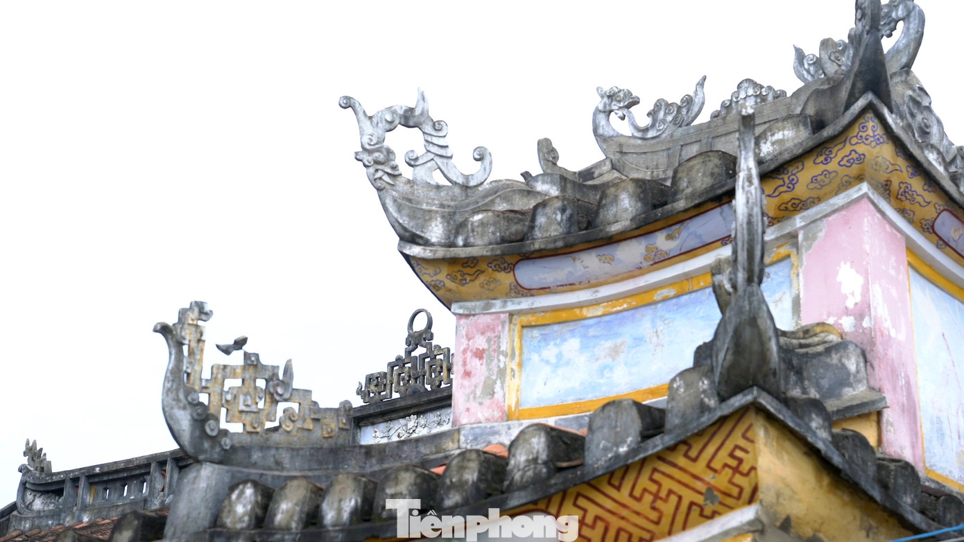 Cũng chính từ đó mà chùa được dựng lên, lấy tên Hải Tạng với hàm ý về sự quy tụ tam tạng kinh, mênh mông từ biển cả. Cũng chính từ đó mà chùa được dựng lên, lấy tên Hải Tạng với hàm ý về sự quy tụ tam tạng kinh, mênh mông từ biển cả.