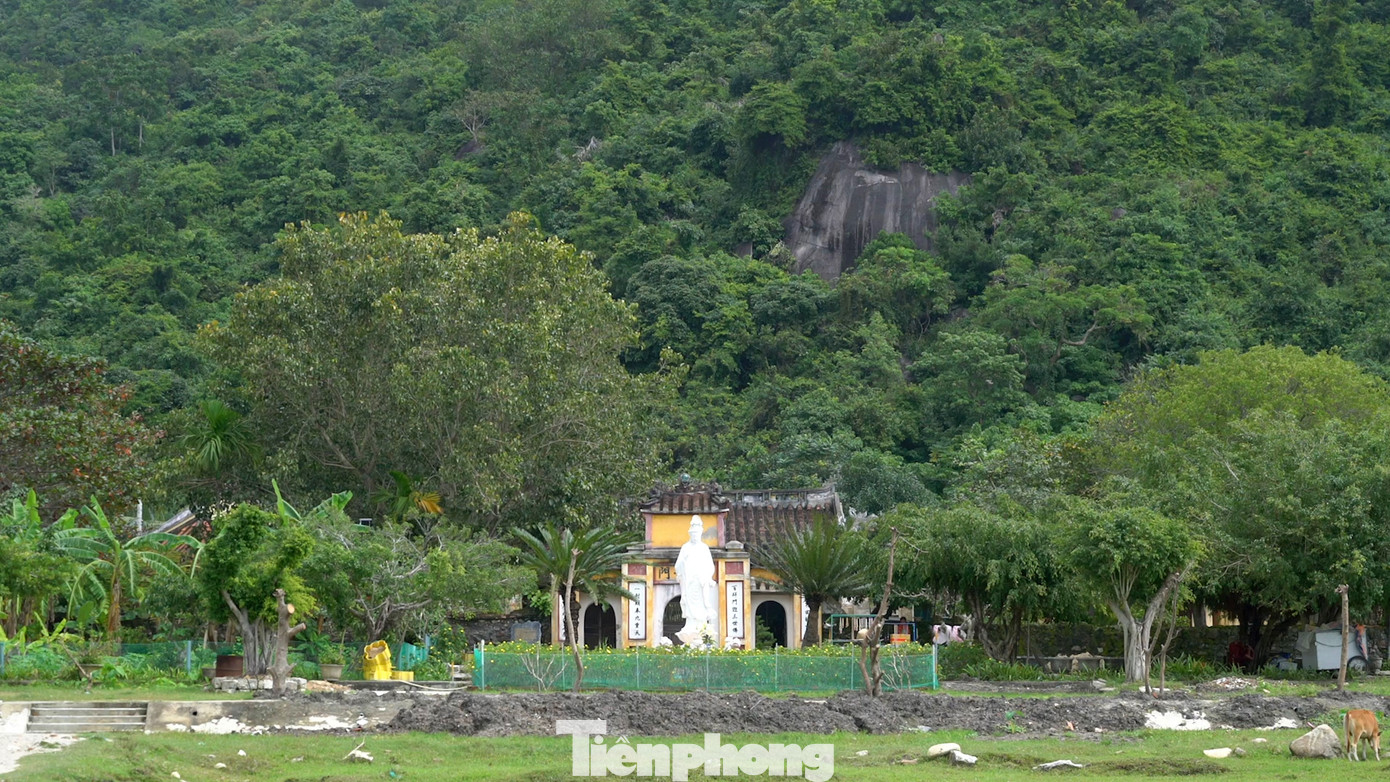 Chùa Hải Tạng tọa lạc tại khu vực xóm Cấm, bãi Làng, Cù Lao Chàm, thuộc xã Tân Hiệp (TP Hội An, tỉnh Quảng Nam). Chùa Hải Tạng tọa lạc tại khu vực xóm Cấm, bãi Làng, Cù Lao Chàm, thuộc xã Tân Hiệp (TP Hội An, tỉnh Quảng Nam).