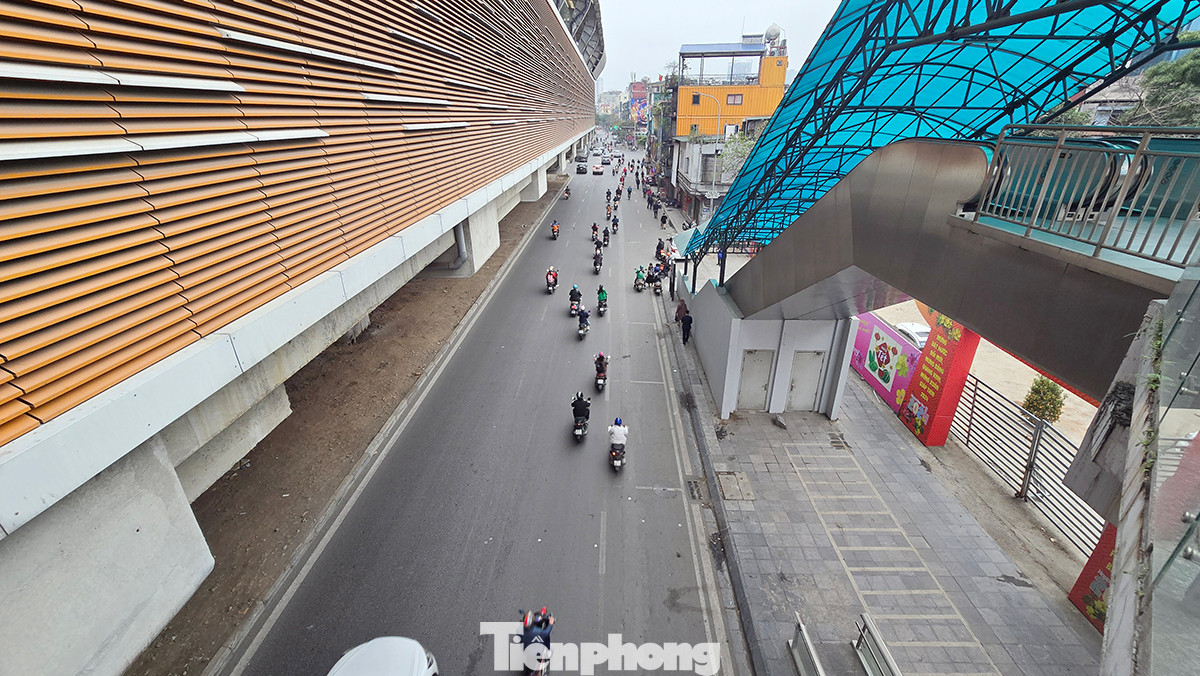 Những con đường thường bị ví là "con đường đau khổ" hàng ngày, hôm nay lại trở nên thông thoáng.