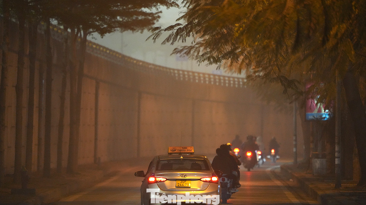 Theo dự báo từ Trung tâm Dự báo khí tượng thủy văn quốc gia, tình trạng sương mù ở Bắc bộ và Thủ đô Hà Nội sẽ còn kéo dài trong nhiều ngày tới, điều này đồng nghĩa với việc, chất lượng không khí ở Hà Nội sẽ còn xấu kéo dài.