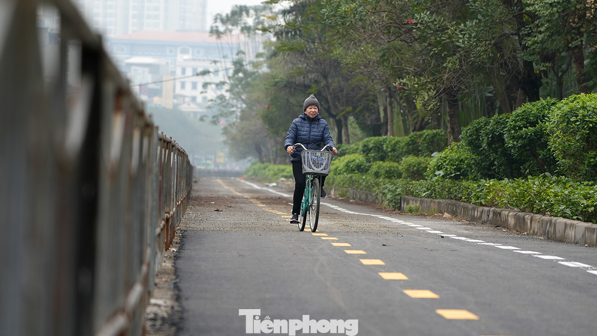 Thành phố Hà Nội đã chính thức đồng ý chủ trương thí điểm tổ chức làn đường dành cho xe đạp (tuyến ven sông Tô Lịch đoạn từ Ngã Tư Sở đến Cầu Giấy).