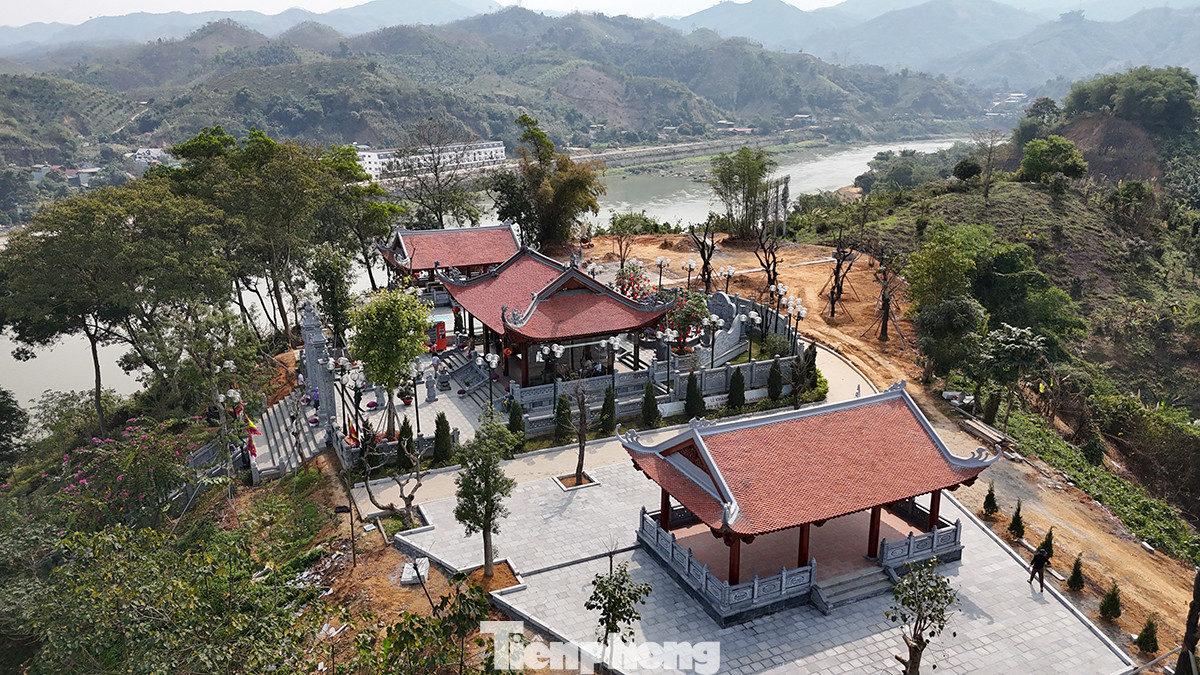 Đền Bảo Hà ngôi đền linh thiêng ở Lào Cai đã được xếp hạng di tích lịch sử văn hóa quốc gia, Đền Bảo Hà hay còn gọi đền ông Hoàng Bảy vì gắn liền với lịch sử vùng đất này.