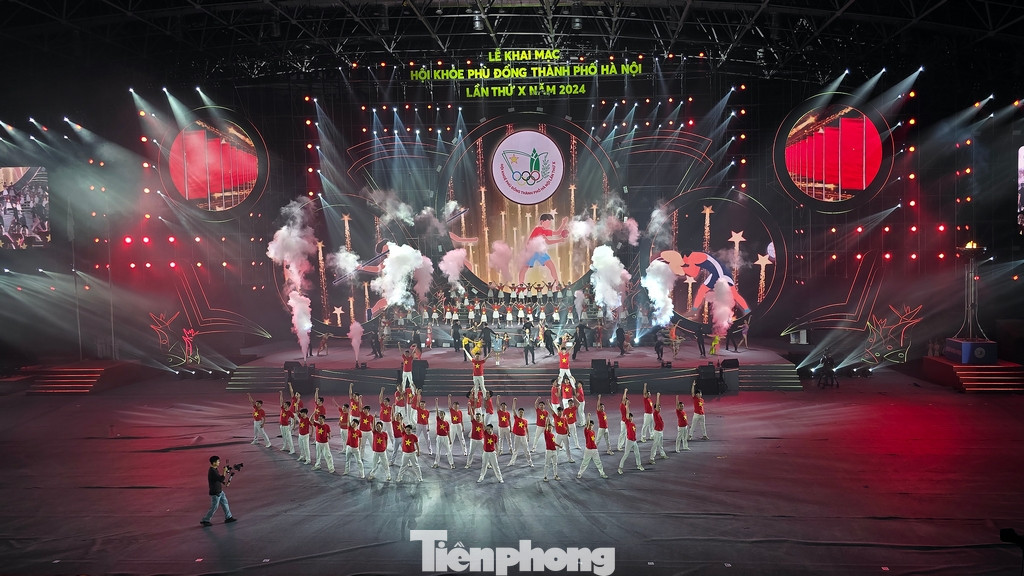 Tại Lễ khai mạc Hội khỏe Phù Đổng thành phố lần thứ X năm 2024, các tiết mục nghệ thuật được đầu tư công phu với chủ đề: "Học sinh Thủ đô với hào khí Phù Đổng", thể hiện tinh thần mạnh mẽ, tươi vui, tràn đầy năng lượng tích cực và khát vọng vươn lên.