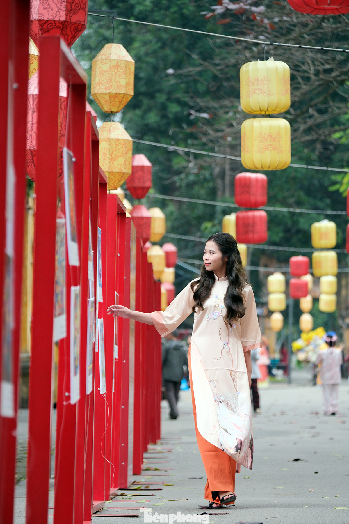 Bất cứ chỗ nào cũng có thể trở thành một nơi tạo ra những khuôn hình đẹp với không gian Tết Việt.