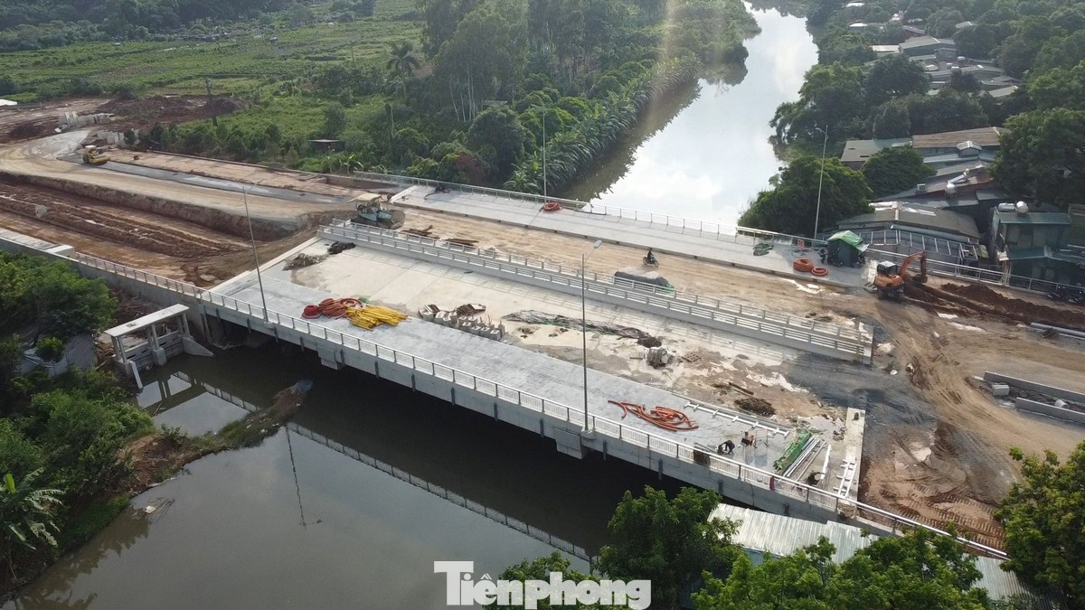 Đến nay, đoạn từ khu vực phố Đại Linh đến điểm giao cắt Đại lộ Thăng Long có tiến độ thi công tốt nhất. Tại đoạn này, các hệ thống đã cơ bản hoàn thành từ hệ thống chiếu sáng, cây xanh, cống ngầm...