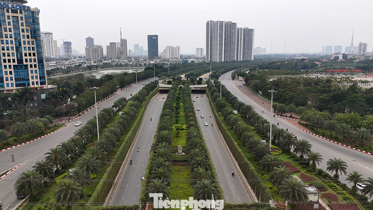 Hình ảnh hầm chui và đường Đại Lộ Thăng Long buổi chiều 30 Tết.