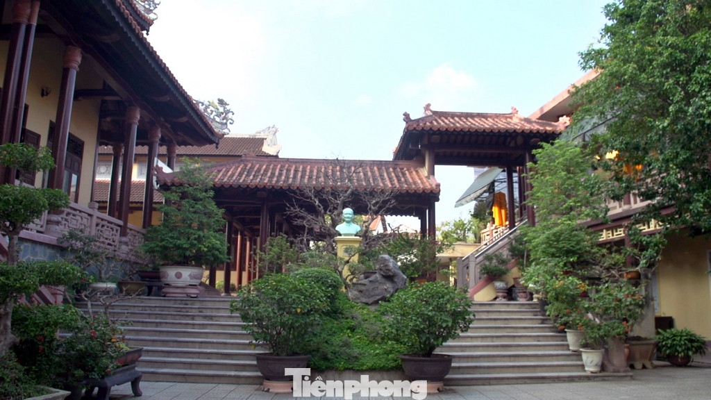 Sau này, vào những năm 1930 của thế kỷ 20, ngôi chùa này đã được nhượng cho An Nam Phật học hội tu sửa và cải tạo lại kiến trúc. Sau này, vào những năm 1930 của thế kỷ 20, ngôi chùa này đã được nhượng cho An Nam Phật học hội tu sửa và cải tạo lại kiến trúc.