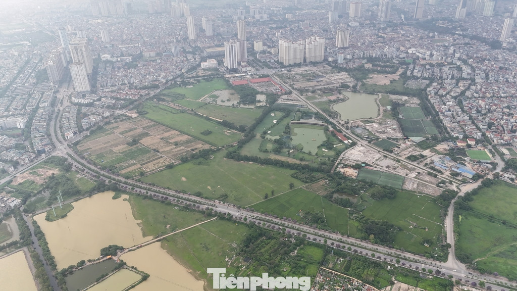 Ban Quản lý dự án đầu tư xây dựng quận Hà Đông (chủ đầu tư) cho biết, tổng diện tích đất nghiên cứu quy hoạch khoảng 950.128m2 (diện tích đất đã giải phóng mặt bằng chiếm 55,6%, chưa giải phóng mặt bằng 44,4%) thuộc địa phận phường Hà Cầu và phường Kiến Hưng, quận Hà Đông.