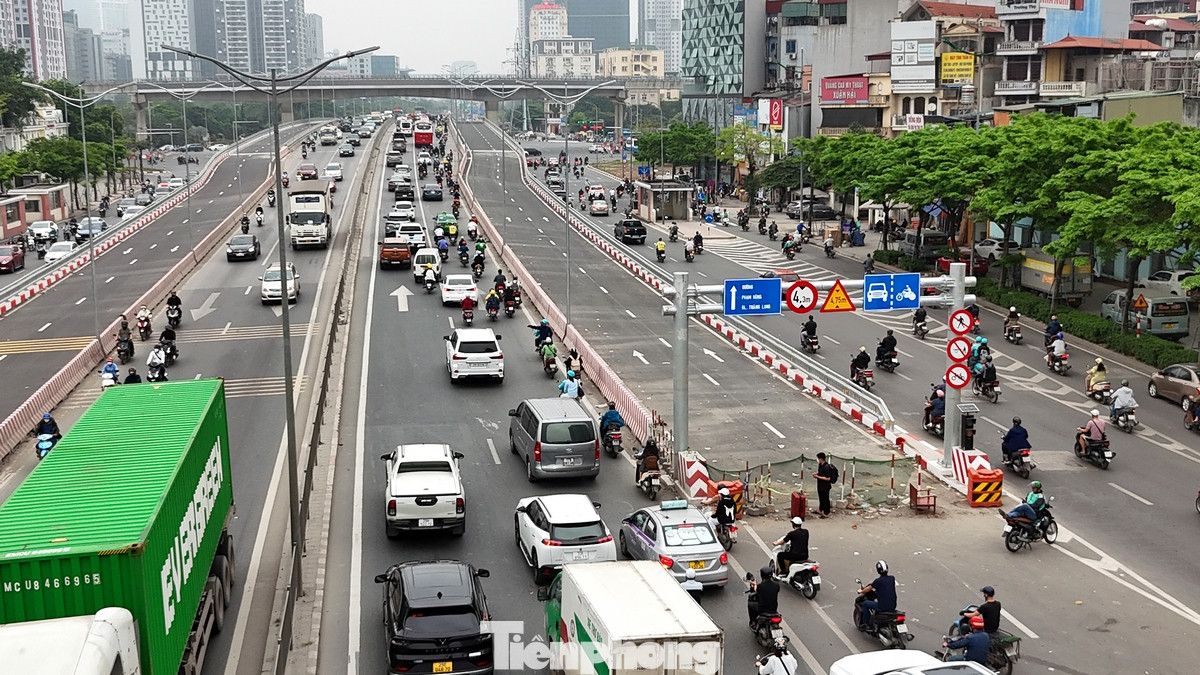 Dự án xây dựng hai đơn nguyên cầu đô thị và tổ chức giao thông nút giao Mai Dịch thuộc đường Vành đai 3 thành phố Hà Nội, được triển khai trên chiều dài khoảng 700m, thời gian khởi công ngày 14/2/2023 và dự kiến hoàn thành ngày 31/3/2024. Dự án xây dựng hai đơn nguyên cầu đô thị và tổ chức giao thông nút giao Mai Dịch thuộc đường Vành đai 3 thành phố Hà Nội, được triển khai trên chiều dài khoảng 700m, thời gian khởi công ngày 14/2/2023 và dự kiến hoàn thành ngày 31/3/2024.