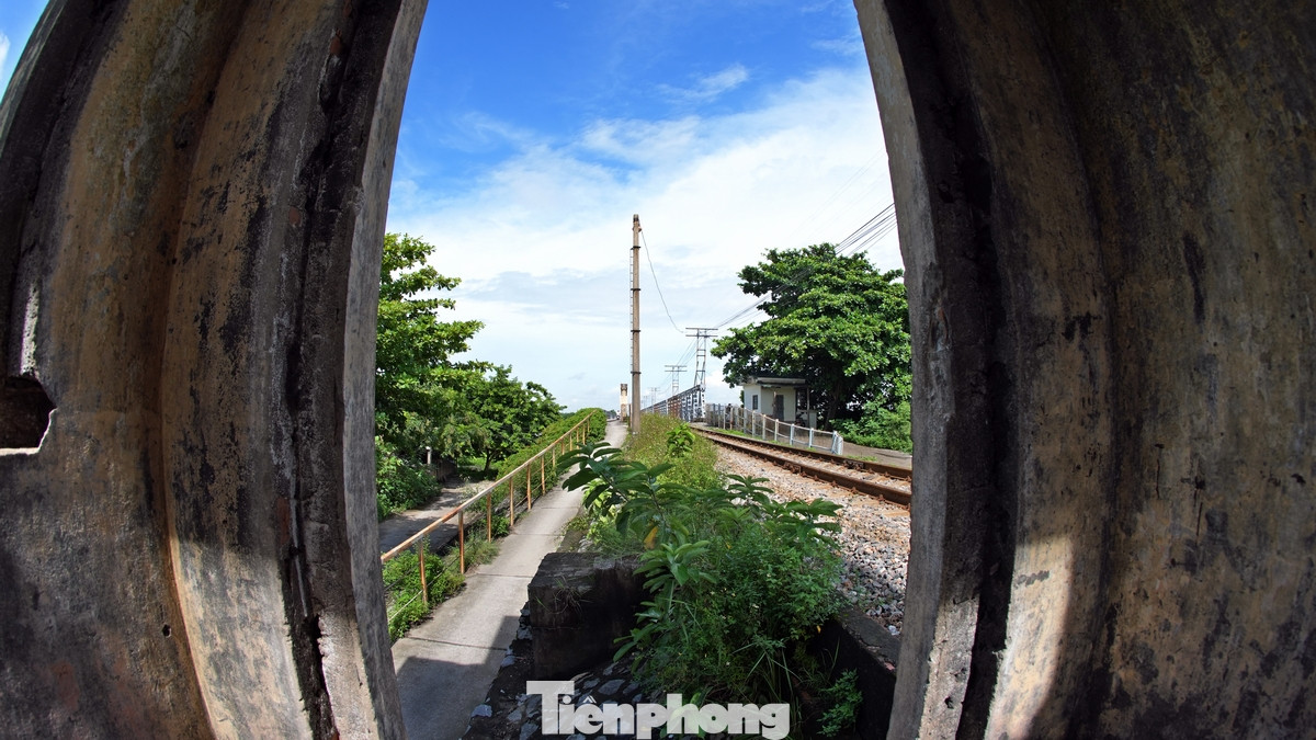 Hiện cầu Phú Lương do Công ty Quản lý đường sắt Hà Hải quản lý và hàng ngày vẫn góp phần bảo đảm an toàn cho nhiều chuyến tàu qua lại trên tuyến đường sắt Hà Nội - Hải Phòng.